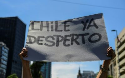 O POVO NAS RUAS NO CHILE – E NO BRASIL?